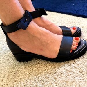 Senita Athletics Black Women's Sandals